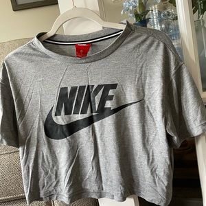 Nike Cropped Tee